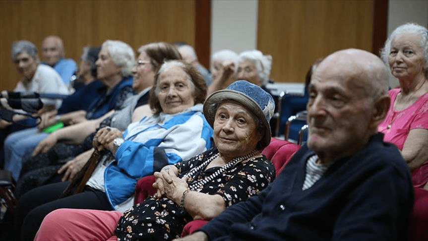 P2P oldpeople Image_01